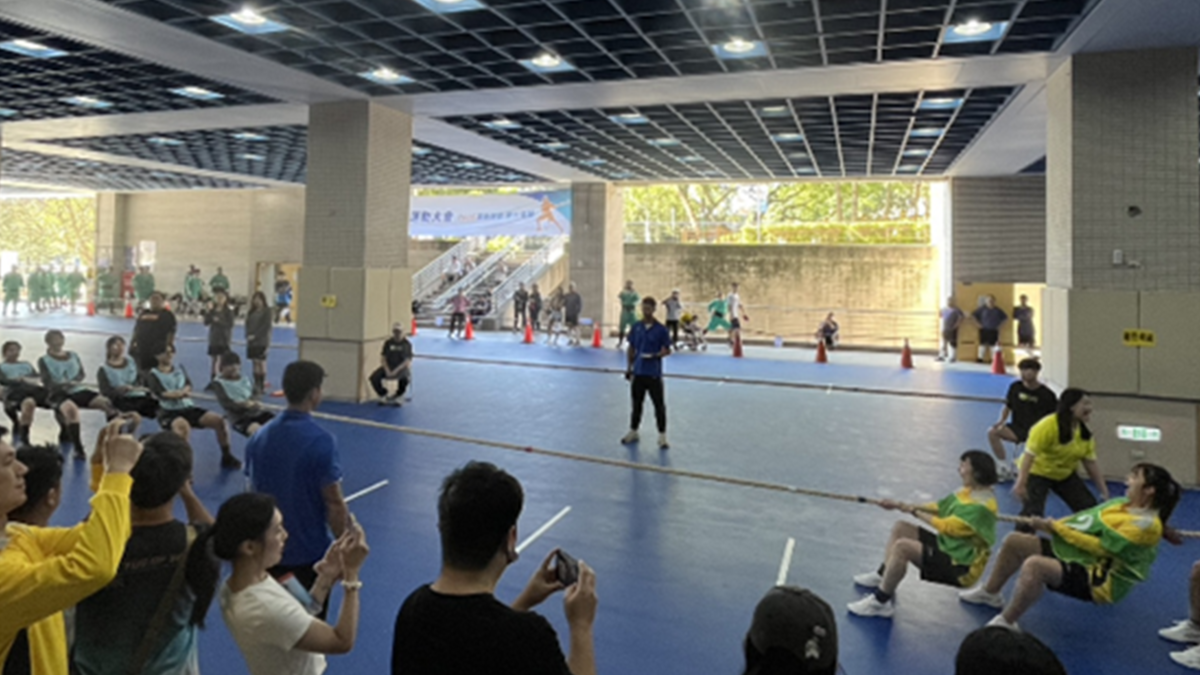 1107拔河限量級預賽於明志科技大學體育館：明志對總管理處Image