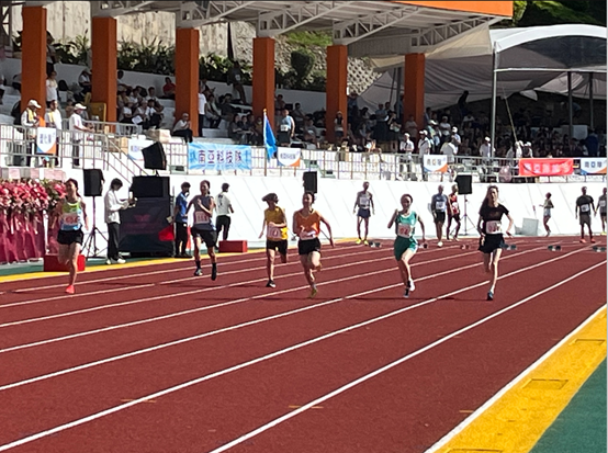女子100公尺決賽圖片