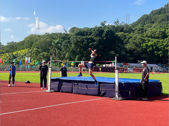 男子跳高決賽圖片