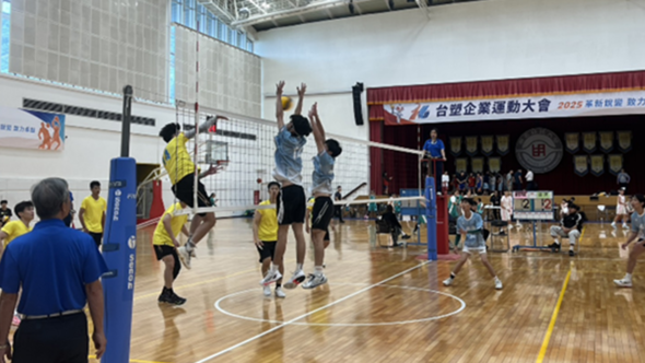 1106男排預賽於明志科技大學體育館，總管理處對長庚圖片