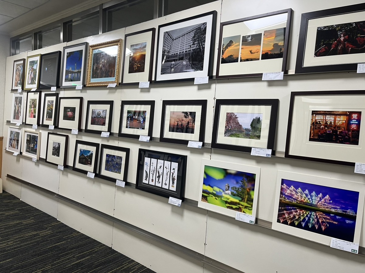 圖資大樓二樓文藝展作品圖片